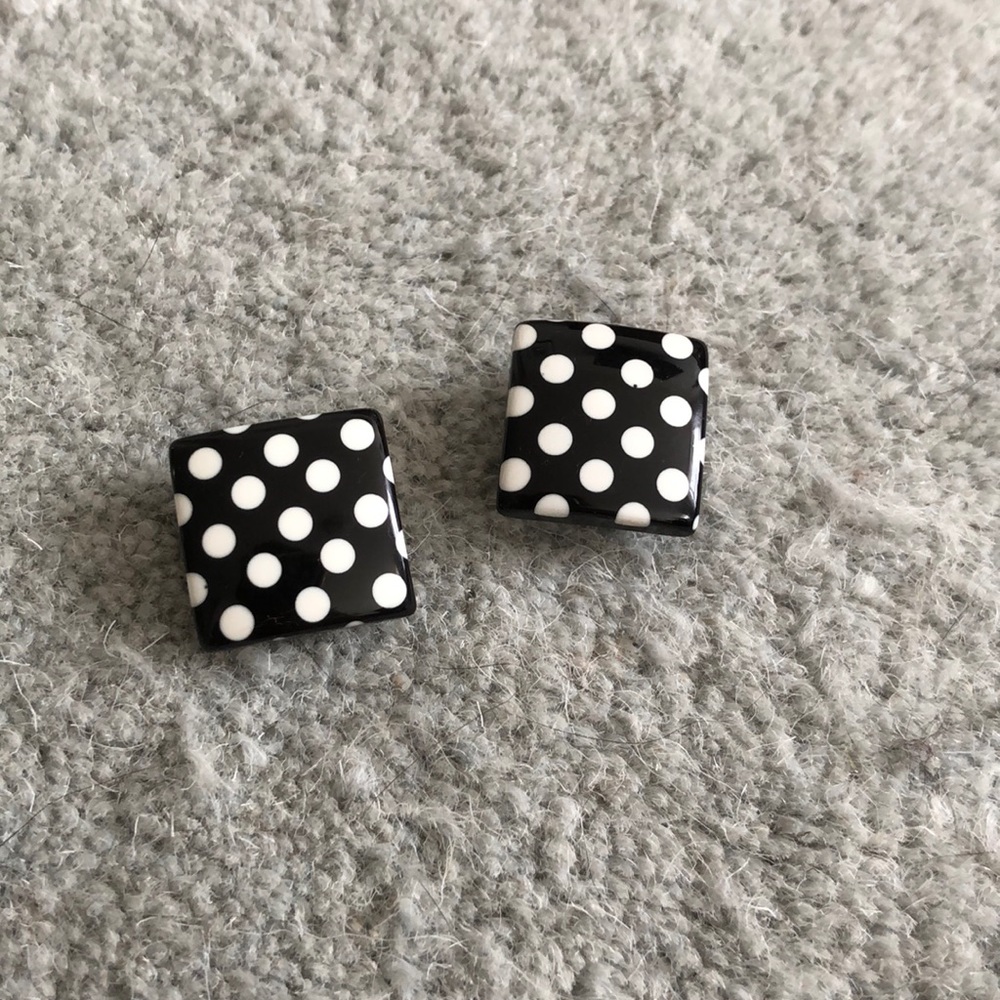 🎱 Vintage 80s 90s black & white polka dot earrings